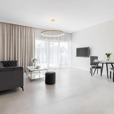 Hotel Biznes By Shausha Garden1 *